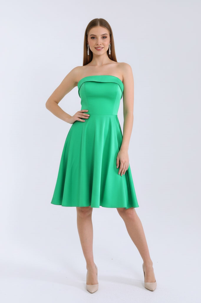 Сатенена зелена рокля "Emerald Muse"